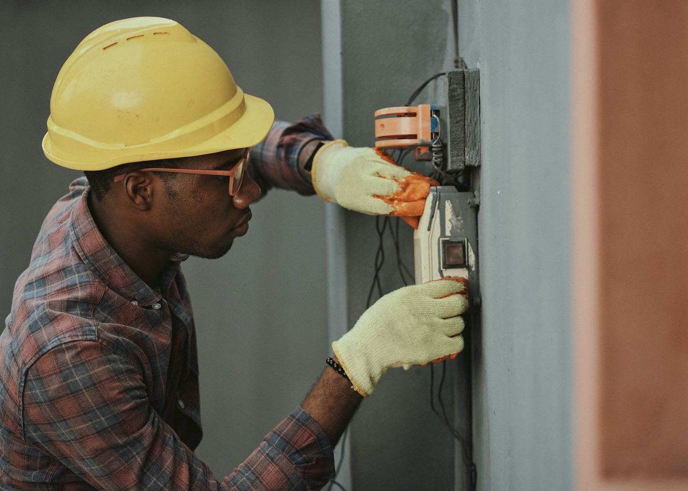 DRX tradesperson performing electrical work